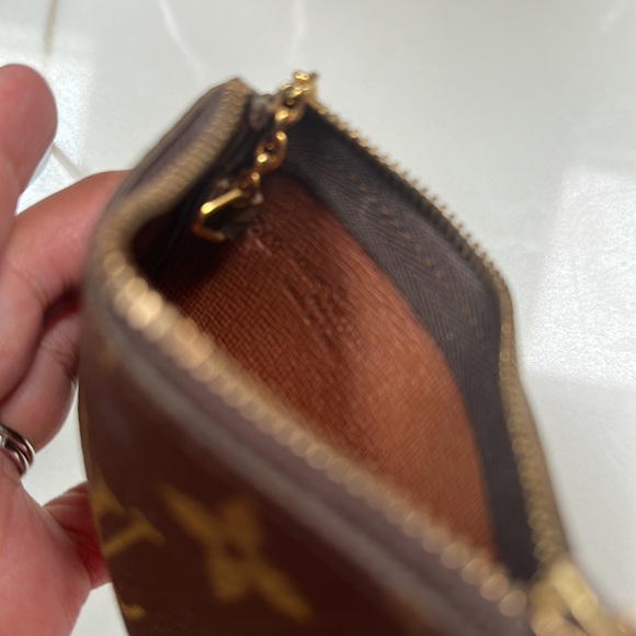 Louis Vuitton Authentic Vintage Key and Card Holder - Picture 6 of 7